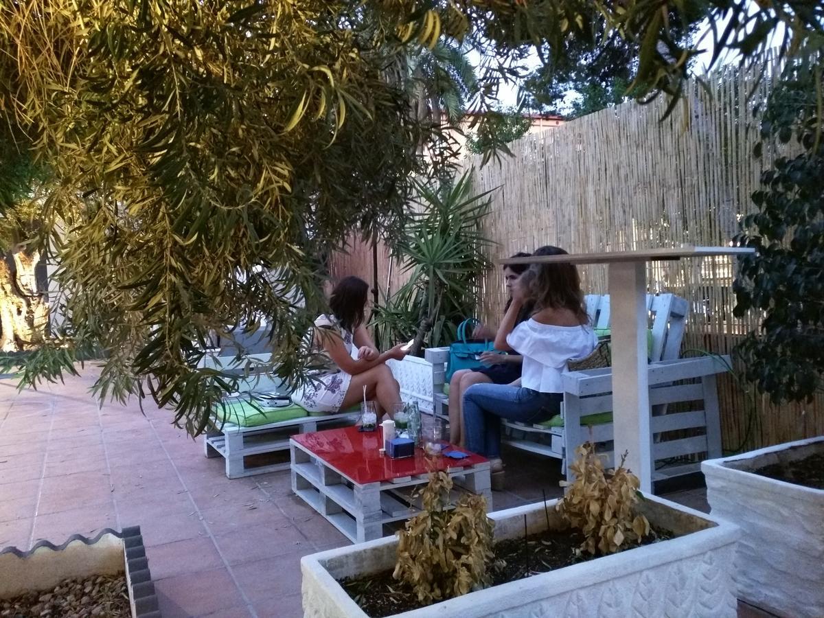 Nwt Paradise Urban Hostel อาลิกันเต ภายนอก รูปภาพ