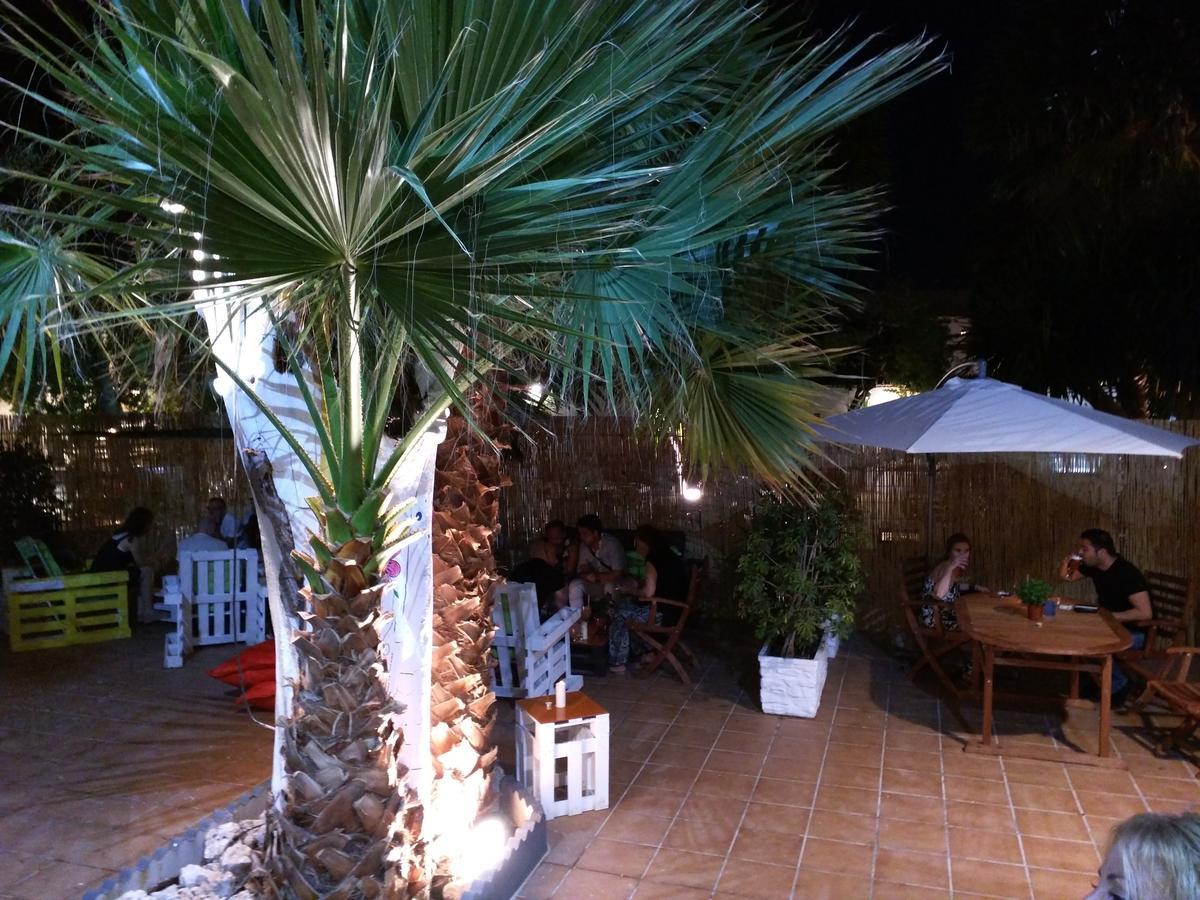 Nwt Paradise Urban Hostel อาลิกันเต ภายนอก รูปภาพ