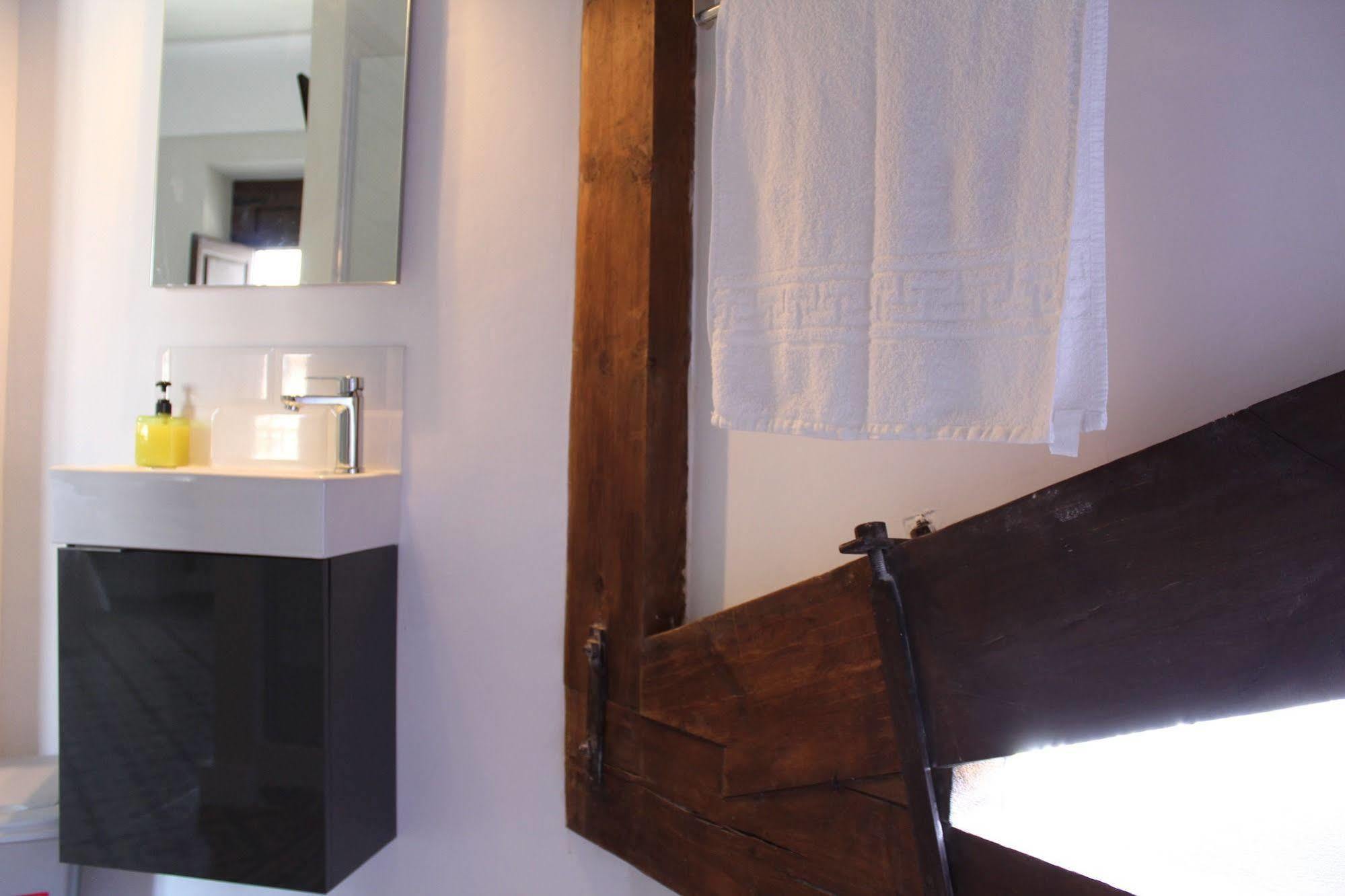 Nwt Paradise Urban Hostel อาลิกันเต ภายนอก รูปภาพ
