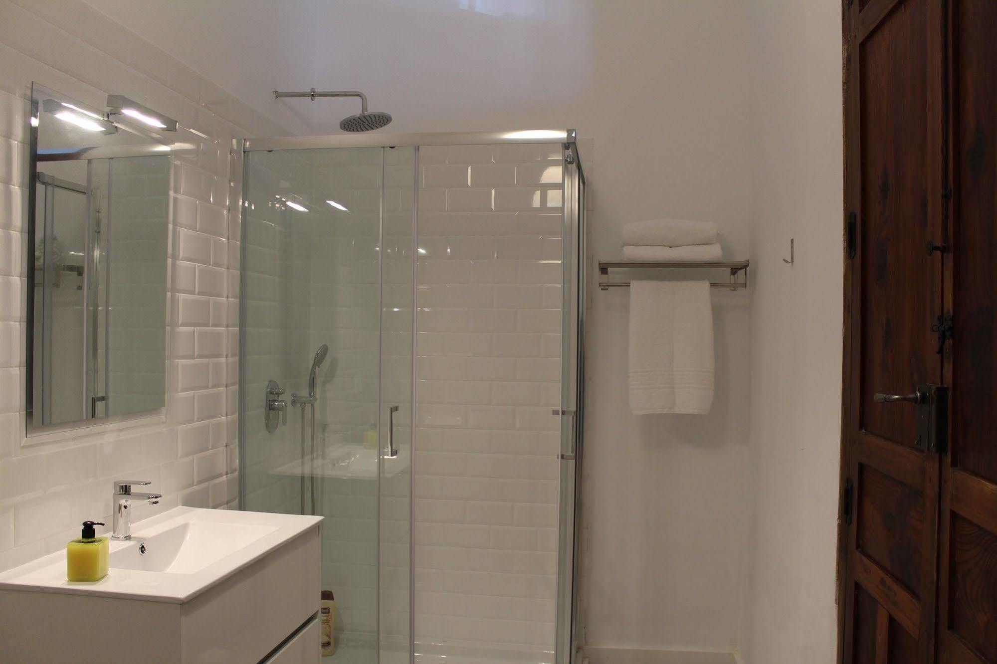 Nwt Paradise Urban Hostel อาลิกันเต ภายนอก รูปภาพ