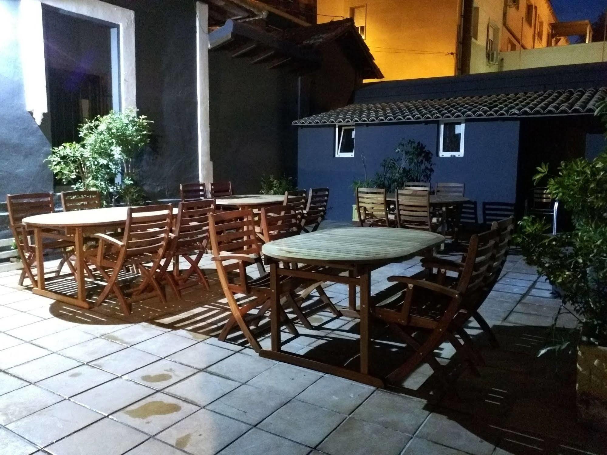 Nwt Paradise Urban Hostel อาลิกันเต ภายนอก รูปภาพ