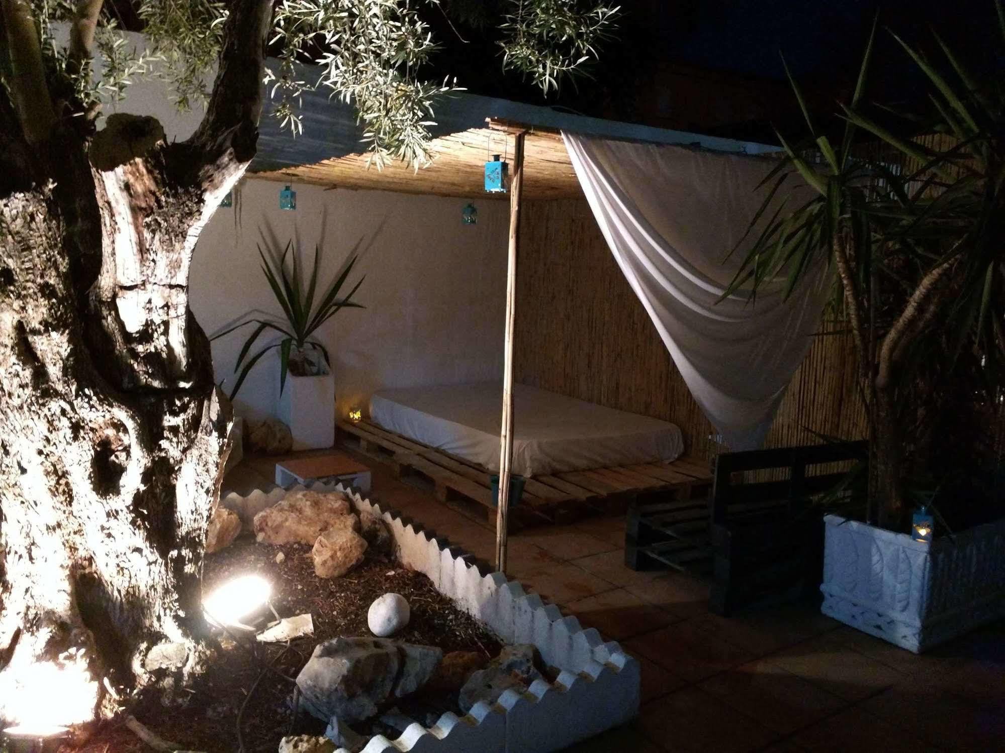 Nwt Paradise Urban Hostel อาลิกันเต ภายนอก รูปภาพ
