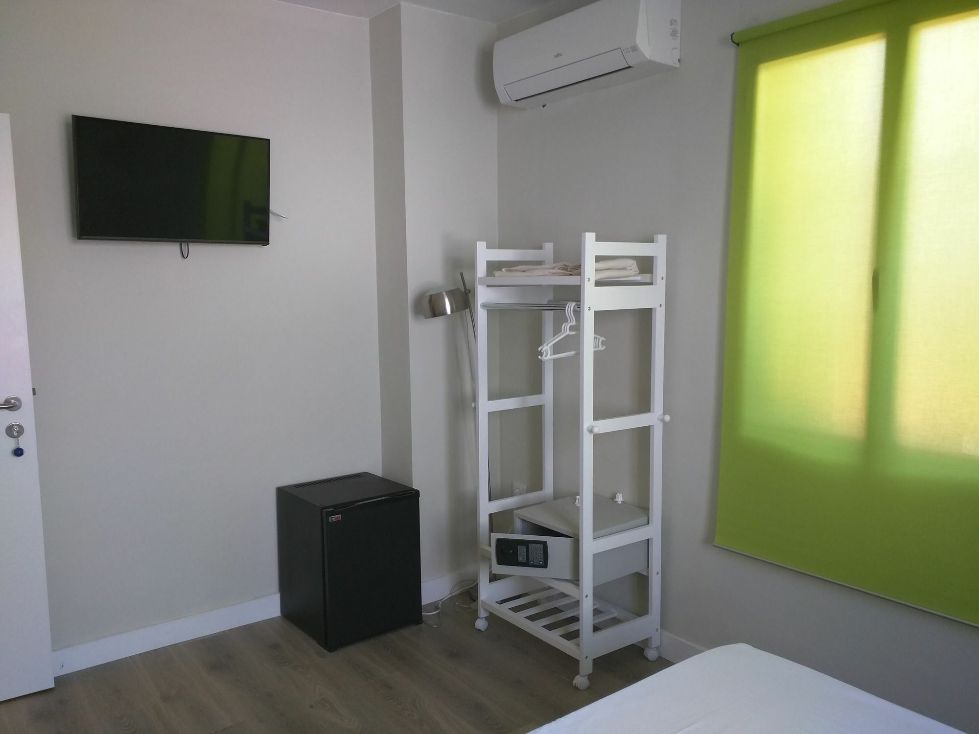 Nwt Paradise Urban Hostel อาลิกันเต ภายนอก รูปภาพ